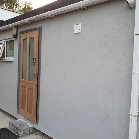 Studio Apartment, Tv, Wifi Kitchen Parking, Wembley Elizabeth Line Northolt  Exterior photo